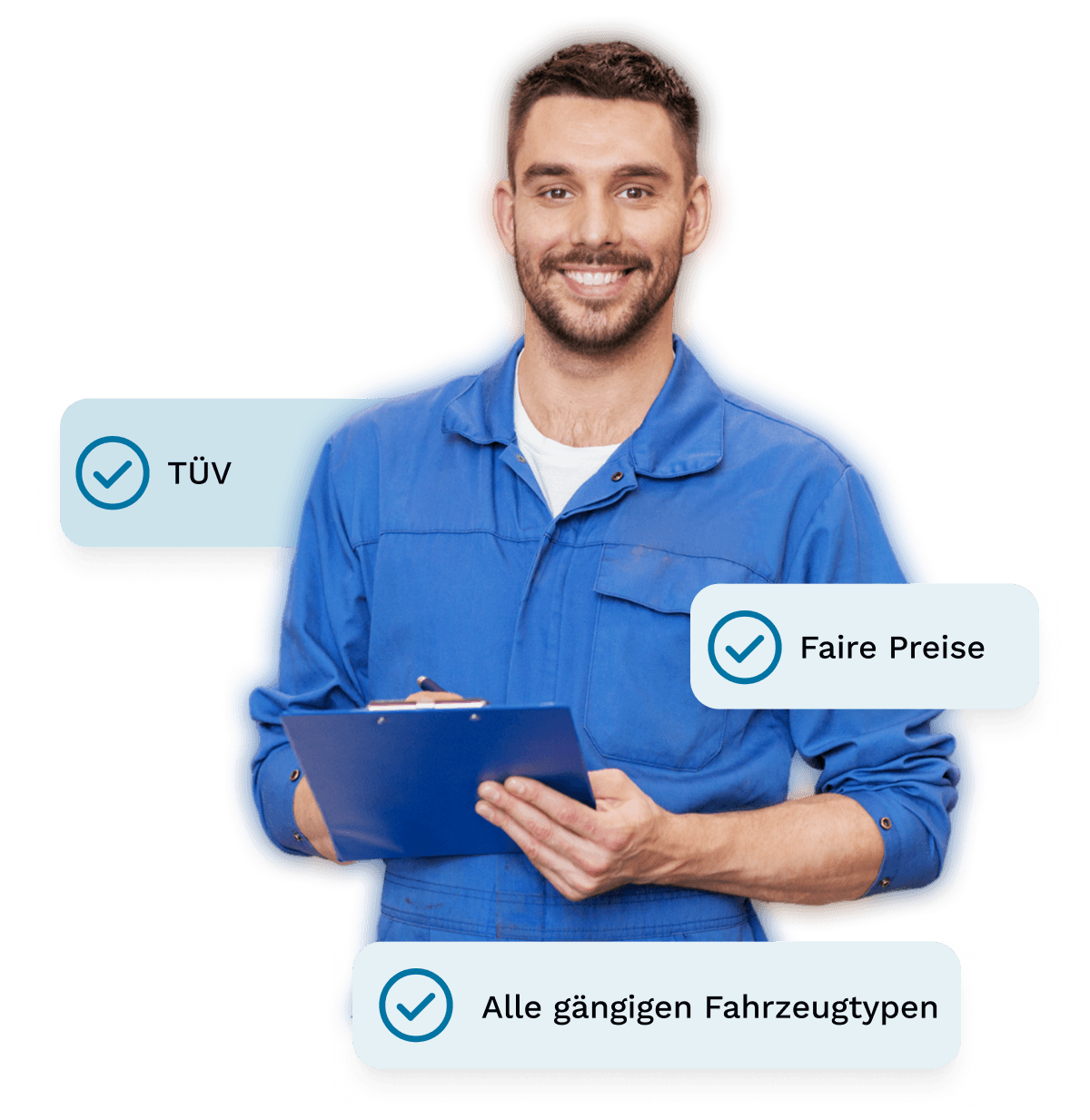 Lächelnder Mechaniker der Autoklinik Reutlingen mit Klemmbrett.